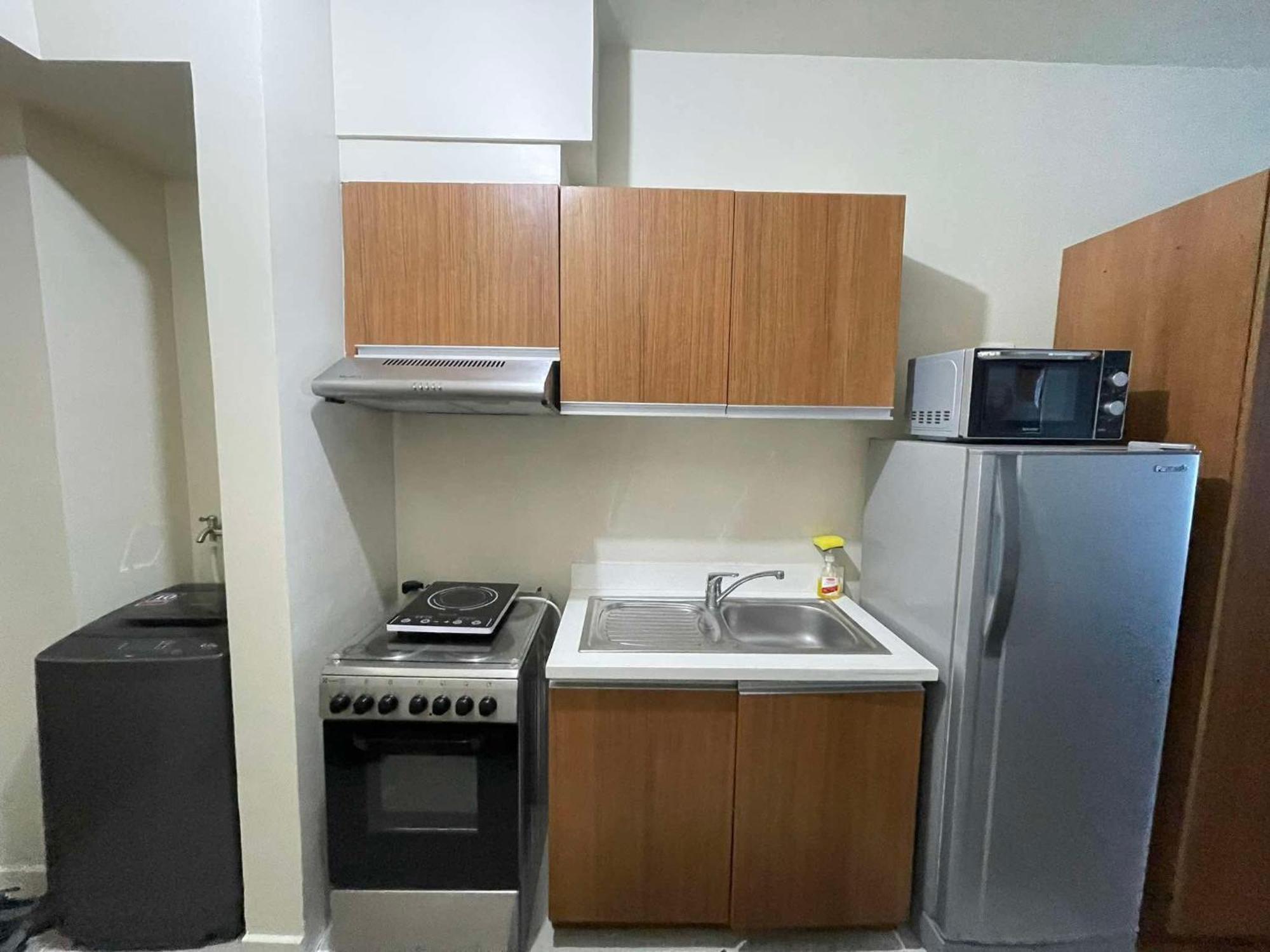 8 Adriatico Staycation Manila Exteriör bild