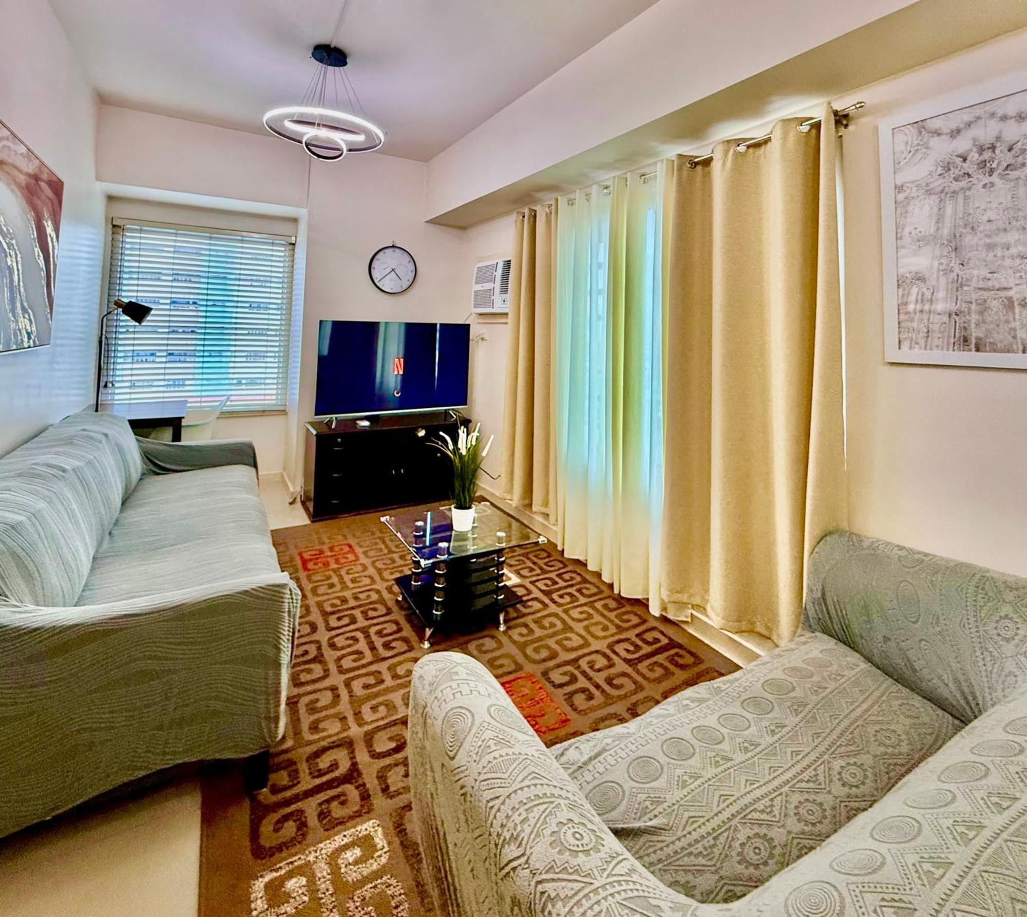 8 Adriatico Staycation Manila Exteriör bild